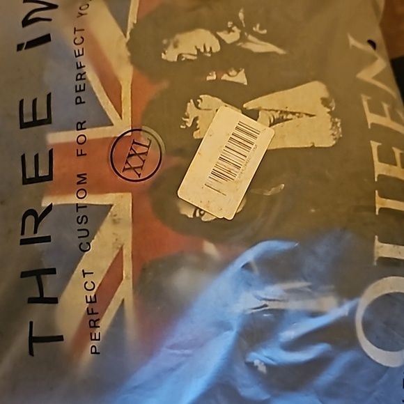 New queen hoodie size xlarge - Picture 2 of 2